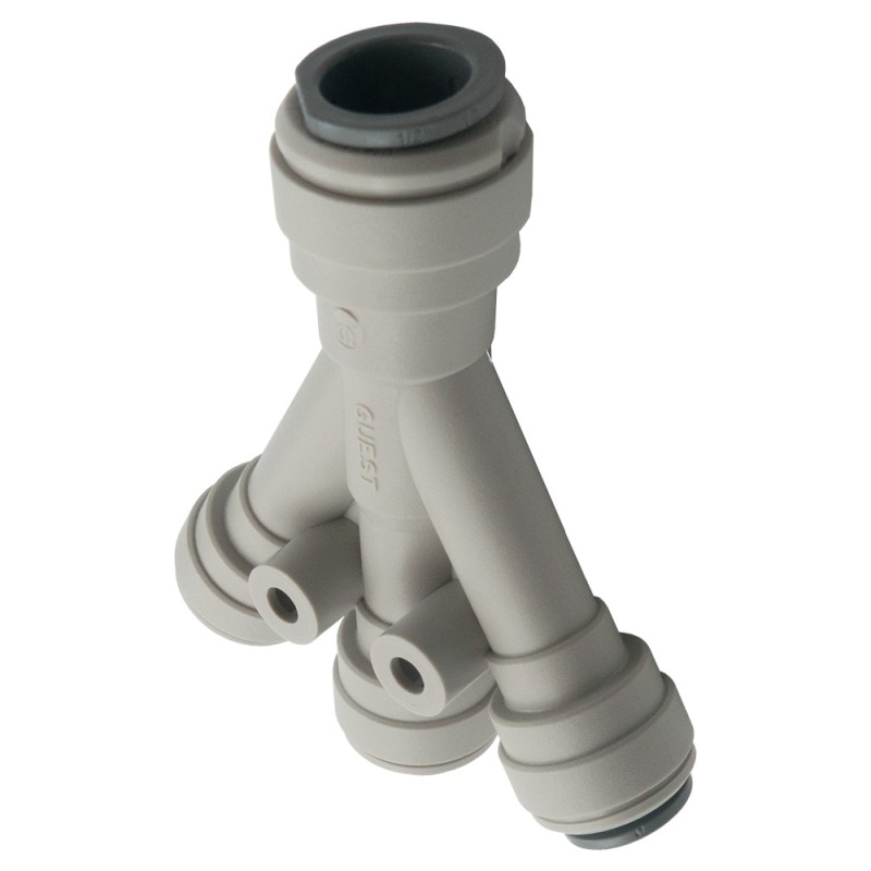 Raccord à trois voies